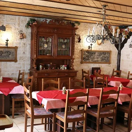 La Cibourg, Centre De Hotel Renan