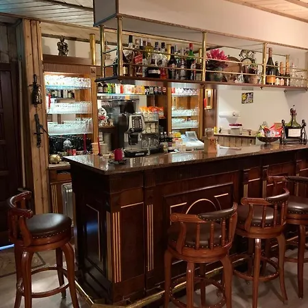La Cibourg, Centre De Hotel Renan