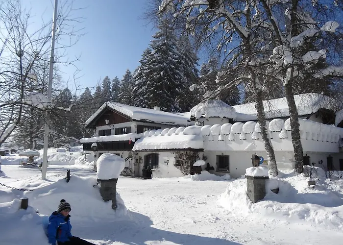 Hotel La Cibourg, Centre De Renan